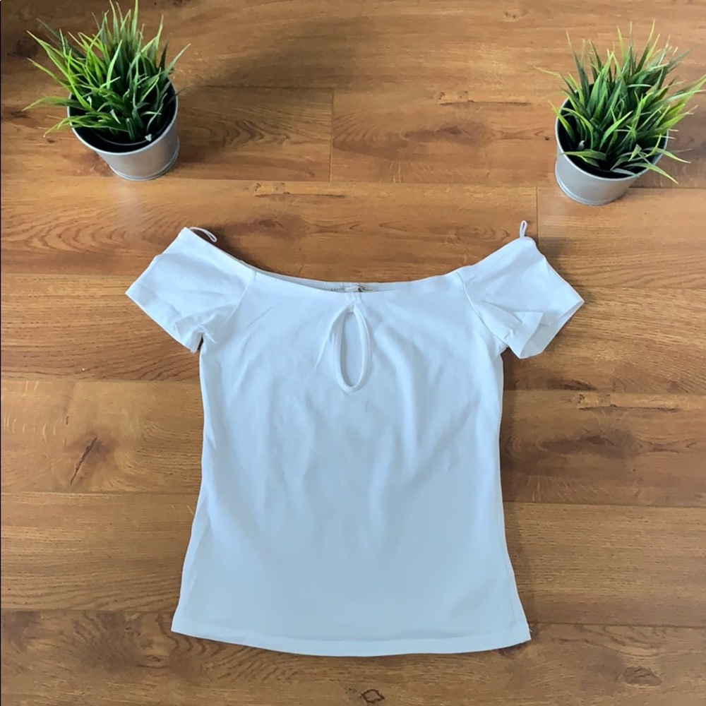 EXPRESS keyhole stretch fitted tee